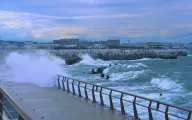 沖縄旅行中に遭遇!台風直撃で帰りのJAL便が欠航、その後どうなった?