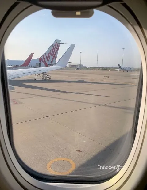 機内の窓から