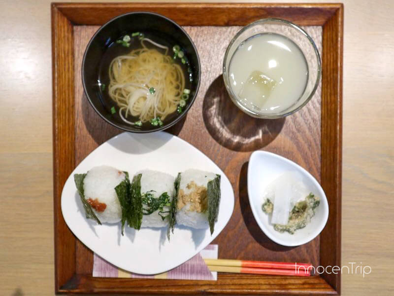 朝食